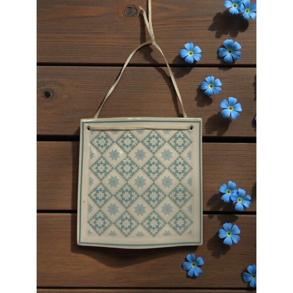 Hill Design Maple Star Quilt Ceramic Ornament-Blue White-Wall Tile-Vintage-Farm - Picture 3 of 6